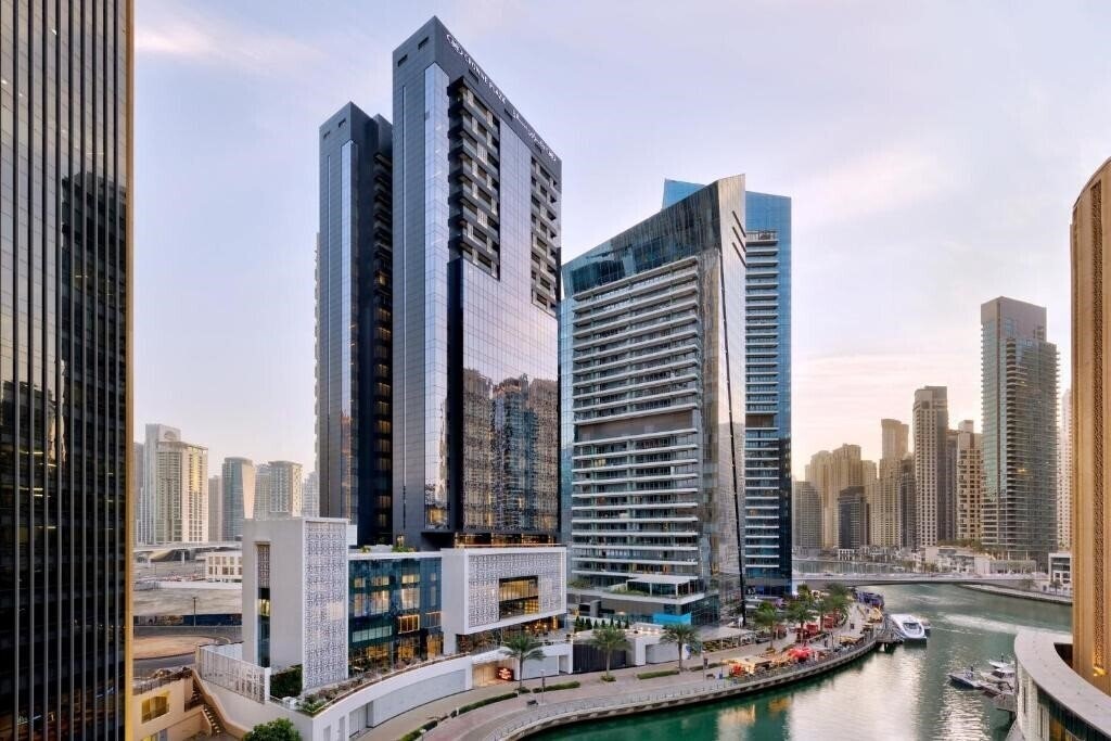 Отель Crowne Plaza Dubai Marina 5*