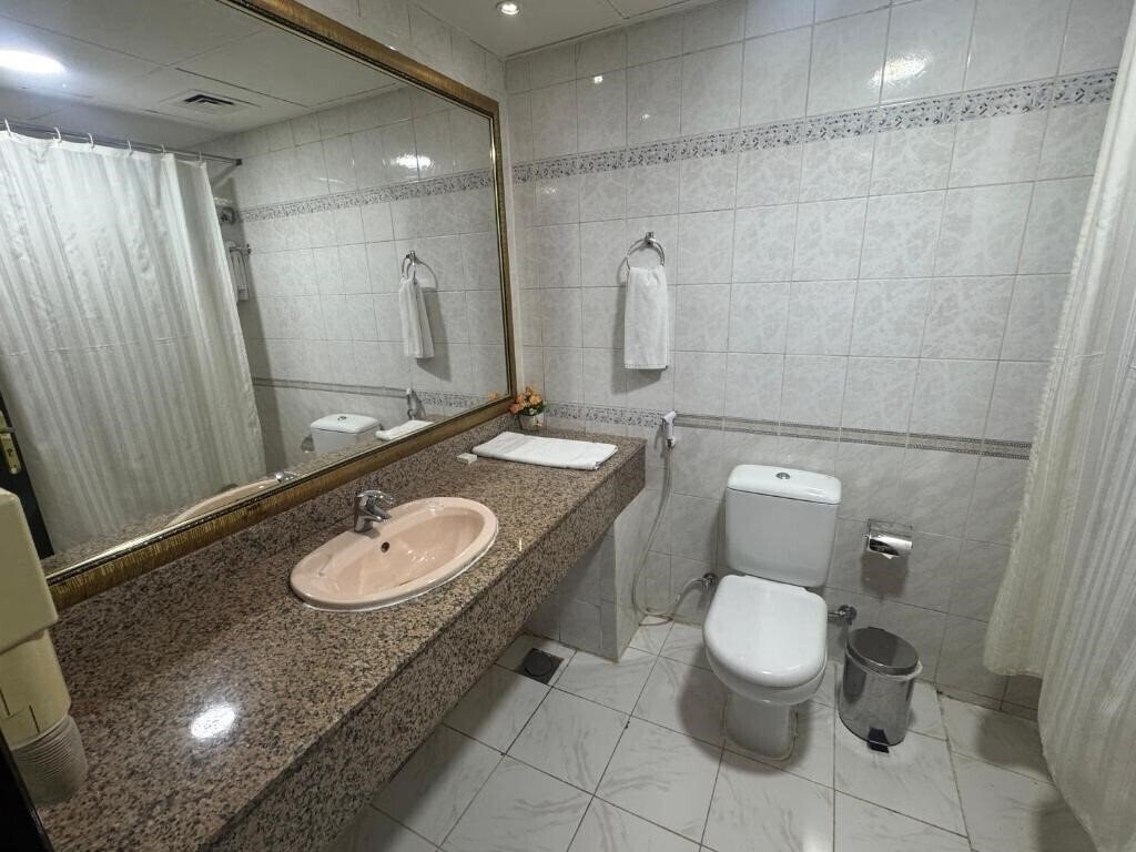 Отель Orchid Hotel 3*