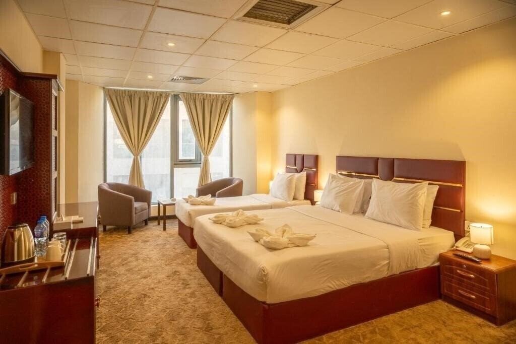 Отель New Penninsula Hotel 2*