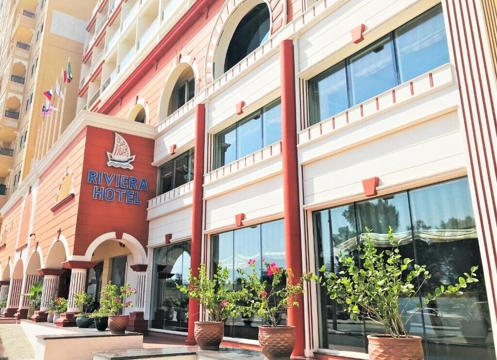 Отель Riviera Hotel 4*