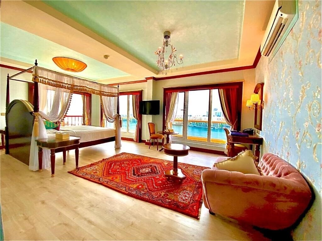 Фотографія Riviera Hotel 4*