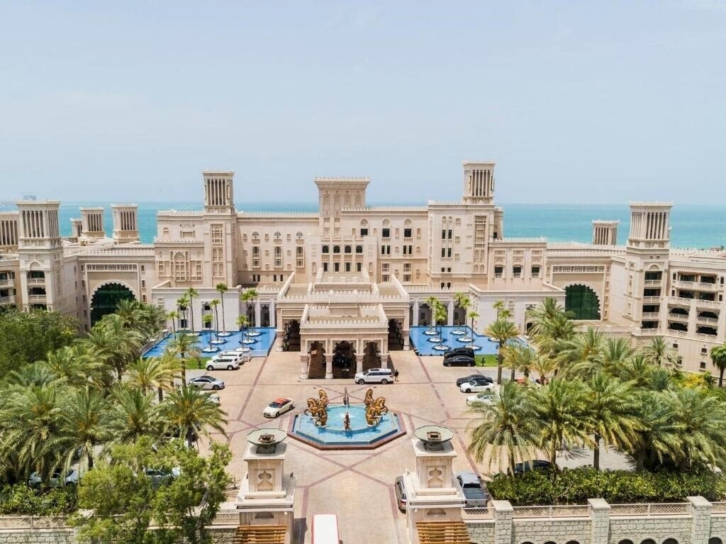 Готель Madinat Jumeirah Al Qasr 5*
