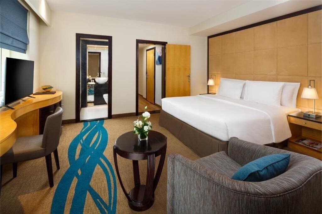 Фото Savoy Suites Hotel Apartments 4*