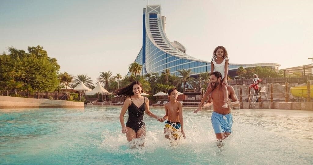 Фотографія Jumeirah Beach Hotel (ex. Beach Hotel, Jumeirah Beach Hotel & Beit Al Bahar Villas) 5*