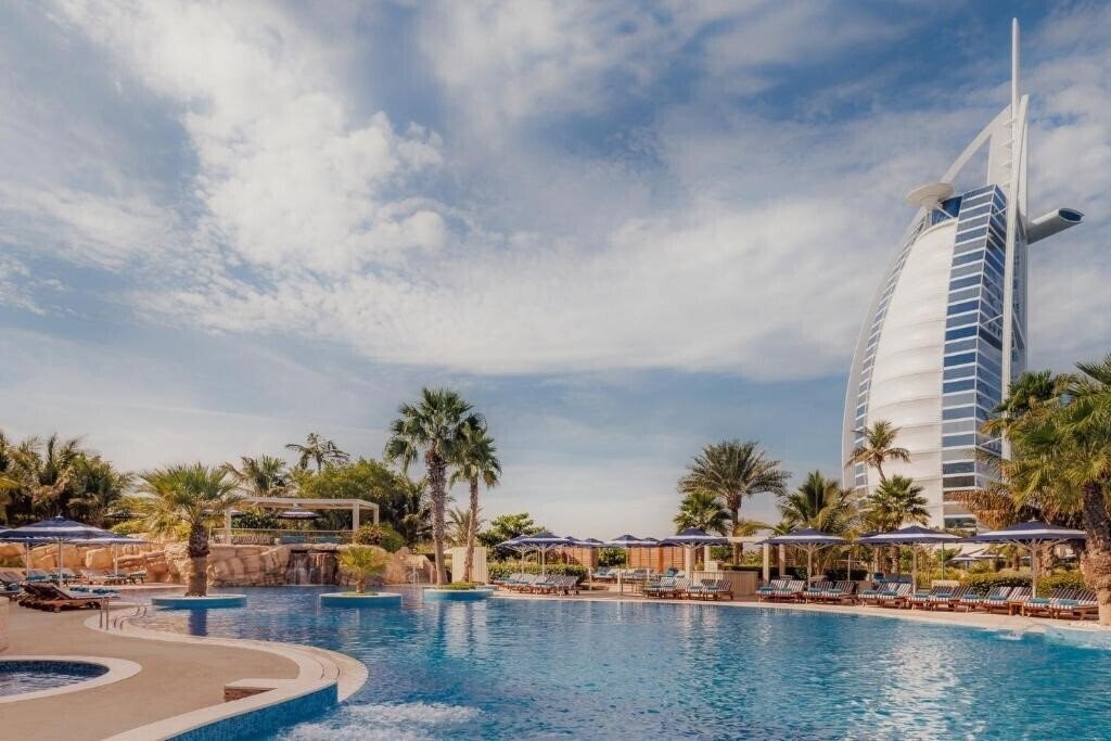 Зображення Jumeirah Beach Hotel (ex. Beach Hotel, Jumeirah Beach Hotel & Beit Al Bahar Villas) 5*