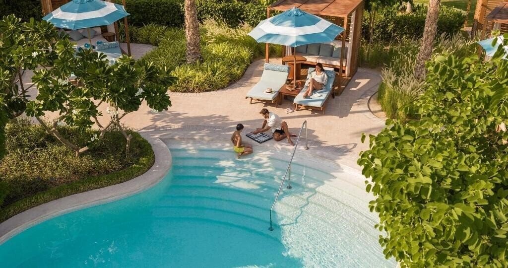 Картинка Jumeirah Beach Hotel (ex. Beach Hotel, Jumeirah Beach Hotel & Beit Al Bahar Villas) 5*