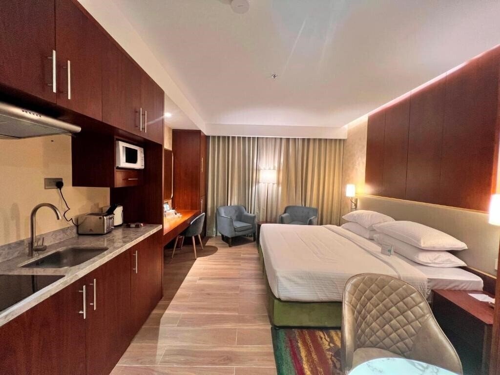 Картинка City Seasons Suites 4*