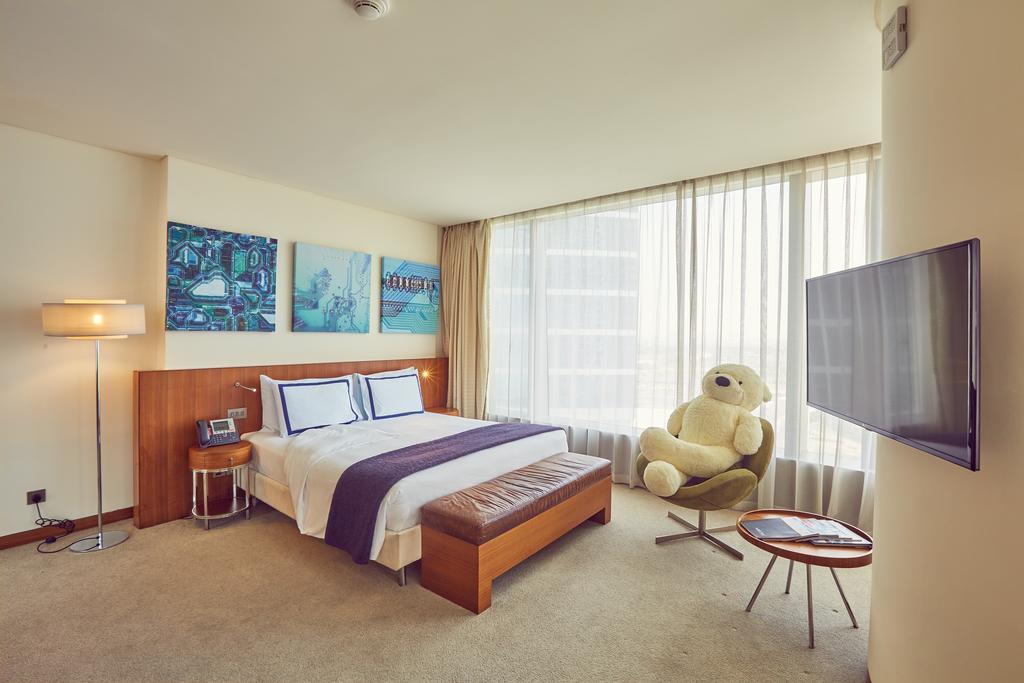 Готель Media One Hotel 4*