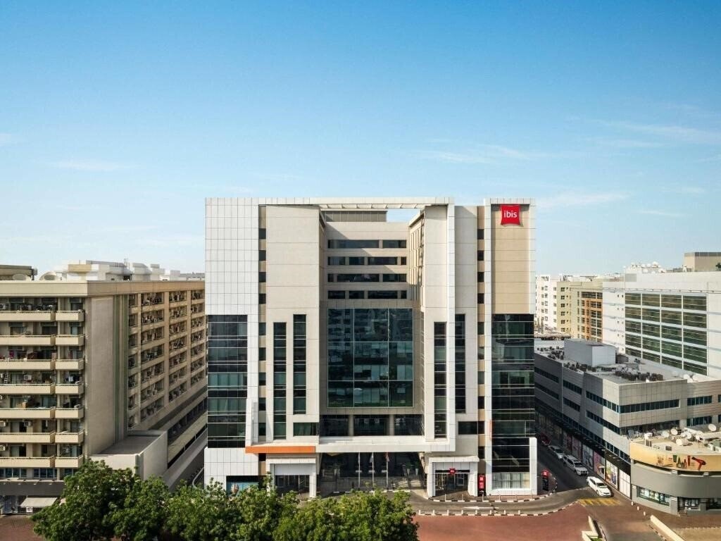 Готель Ibis Hotel Al Rigga 2*