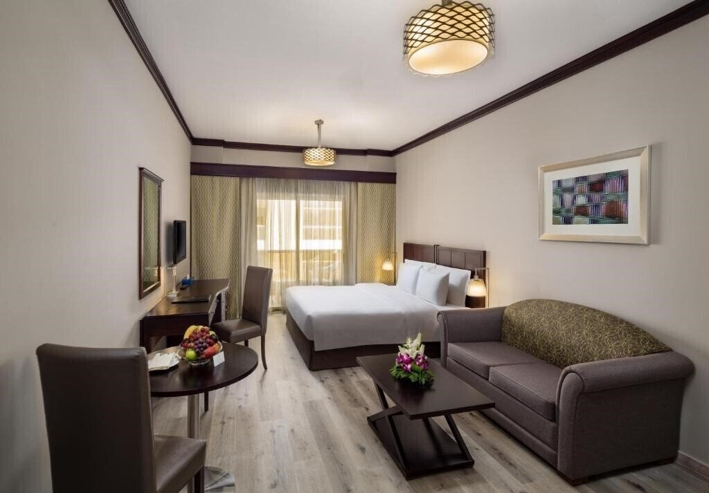 Отель Savoy Crest Hotel Apartments 4*