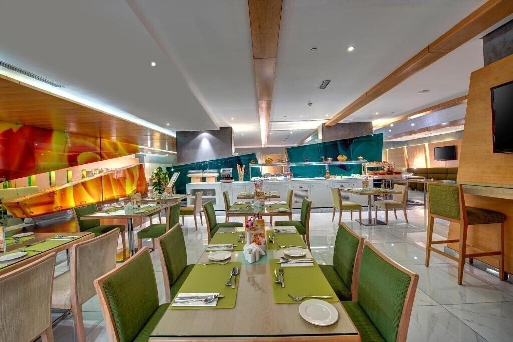 Зображення Al Khoory Executive Hotel, Al Wasl 3*