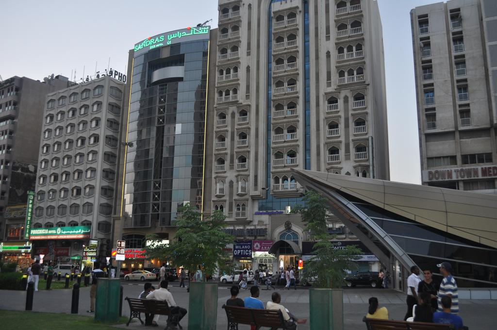 Готель Sandras Inn 3*