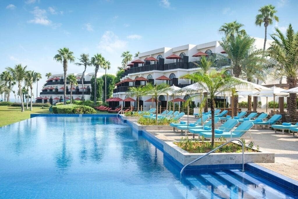 Отель Palm Tree Court Jebel Ali 5*