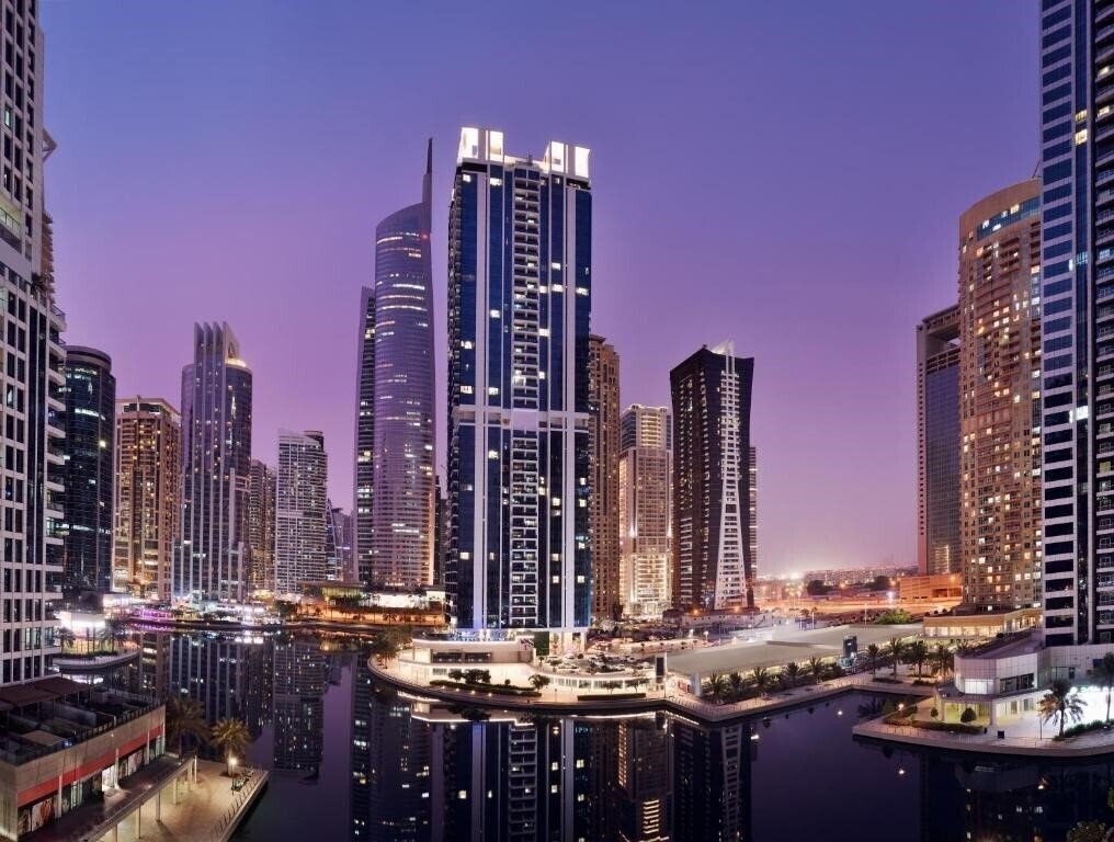 Отель Movenpick Hotel Jumeirah Lakes Towers 5*