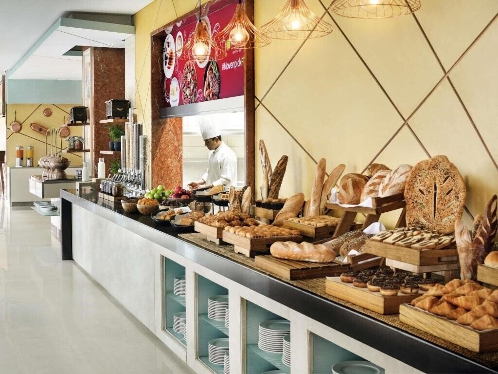 Зображення Movenpick Hotel Jumeirah Lakes Towers 5*