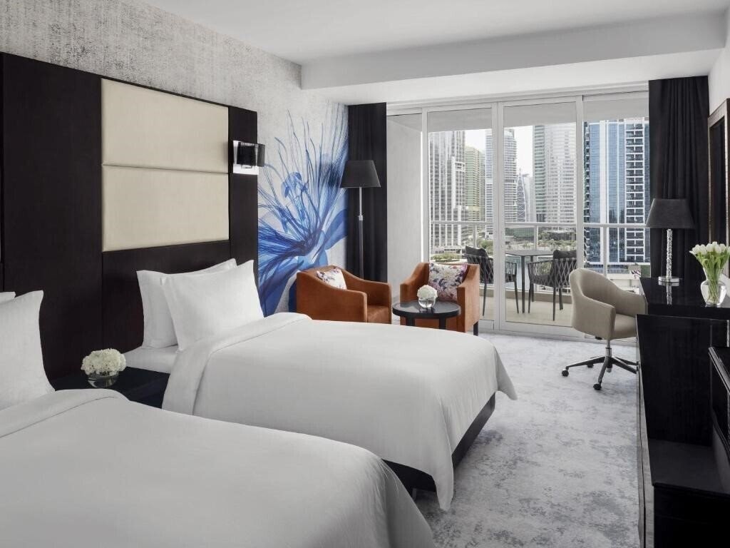 Картинка Movenpick Hotel Jumeirah Lakes Towers 5*