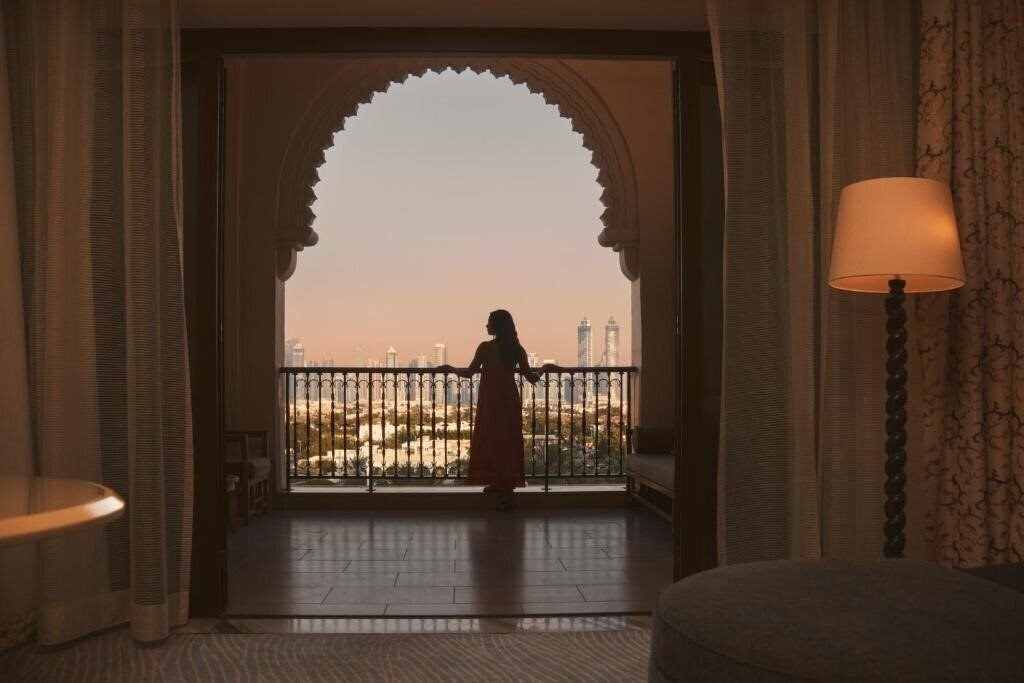 Картинка Four Seasons Resort Dubai at Jumeirah Beach 5*