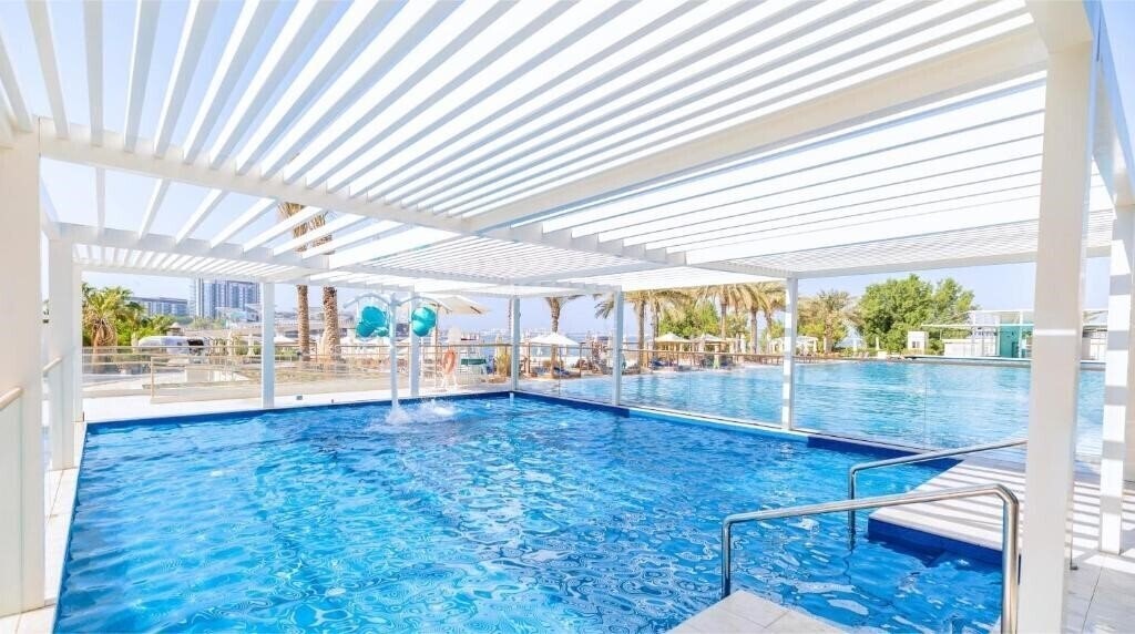 Картинка DoubleTree By Hilton Dubai - Jumeirah Beach 4*