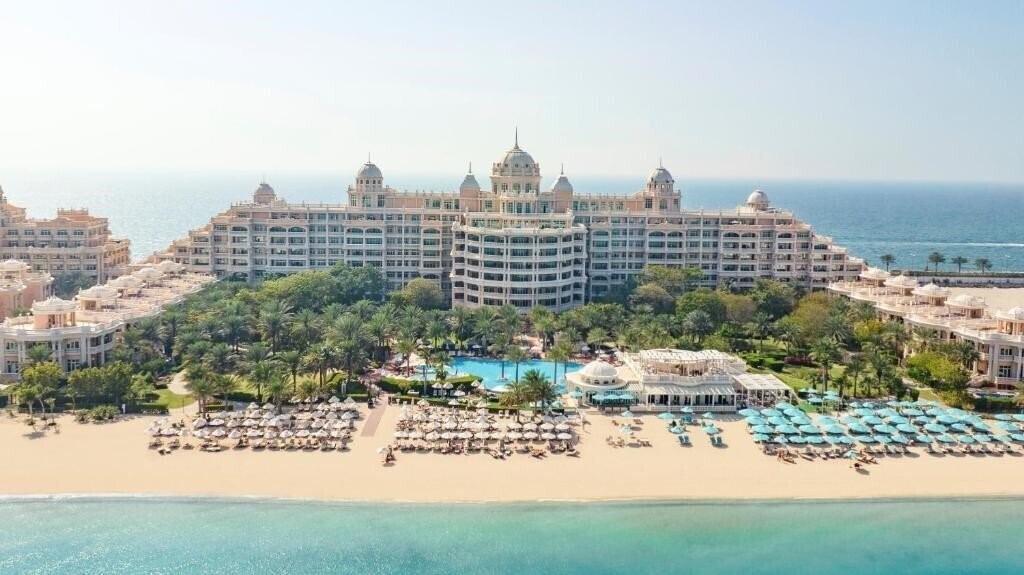 Отель Kempinsky Hotel & Residence 5*
