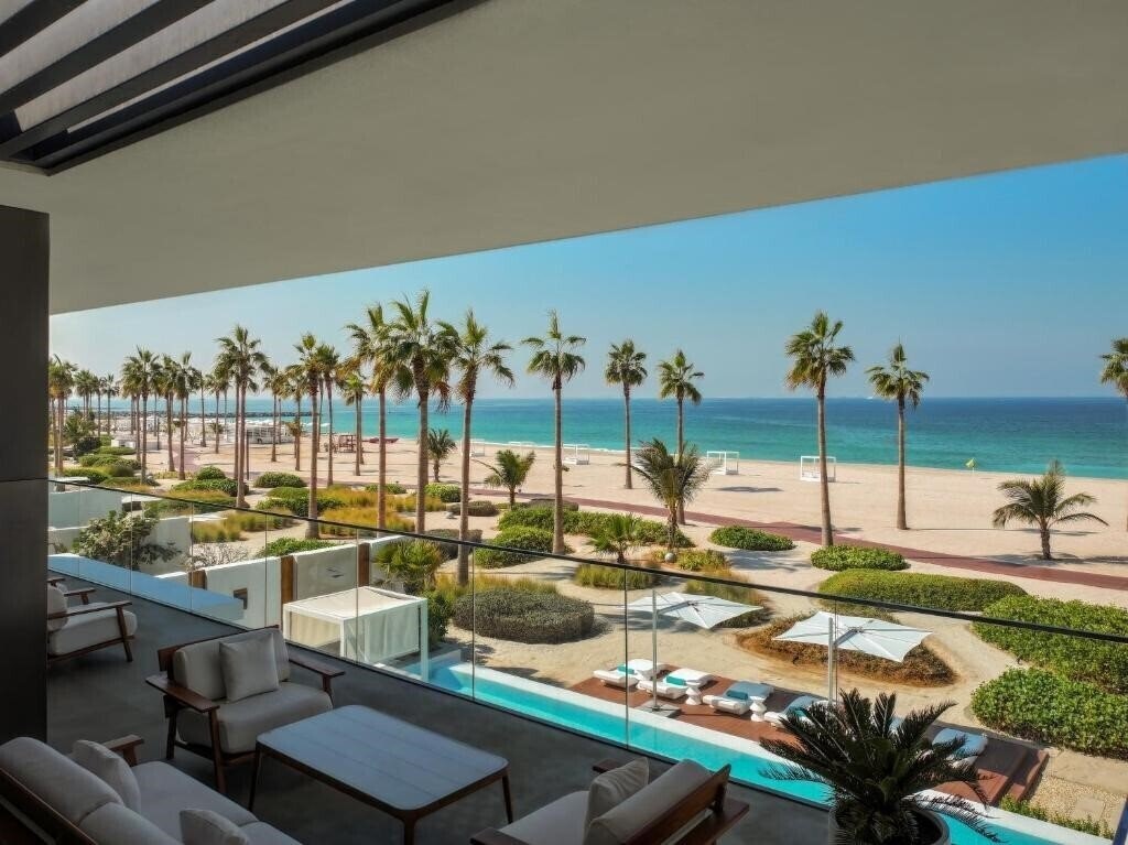 Готель Nikki Beach Resort & SPA 5*