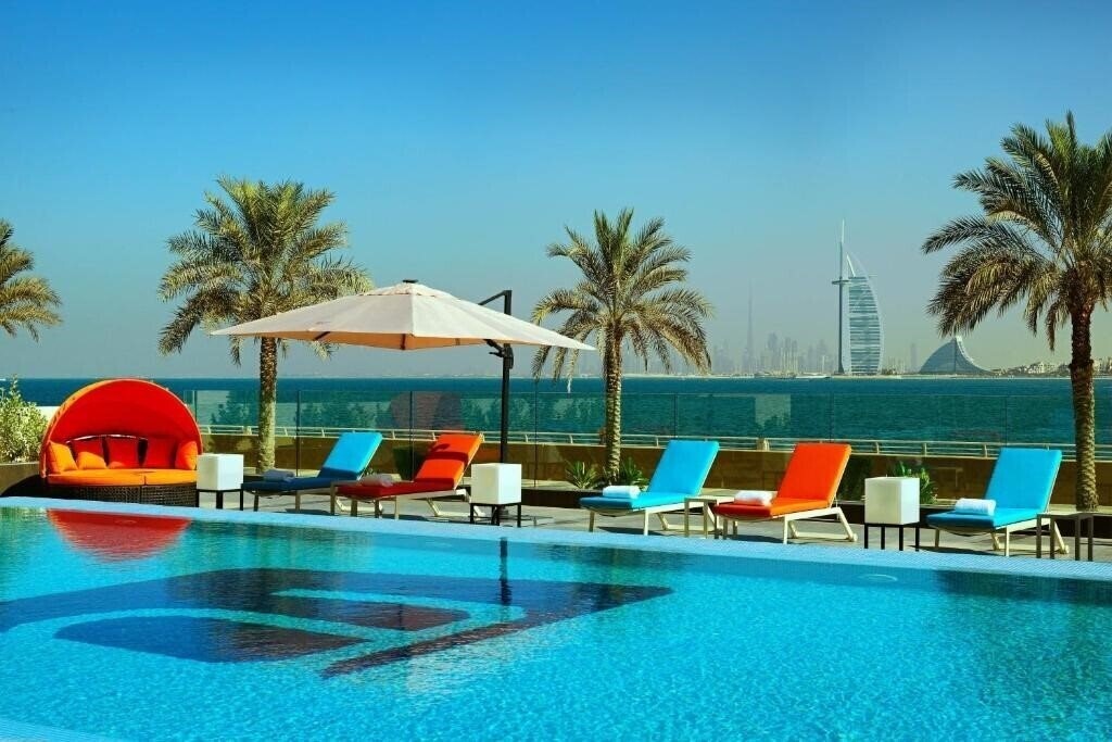 Готель Aloft Palm Jumeirah 4*
