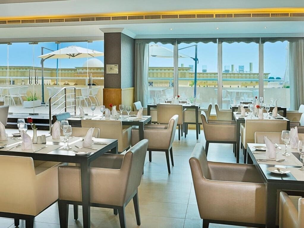 Изображение Armada Avenue Hotel, Jumairah Lake Towers 4*
