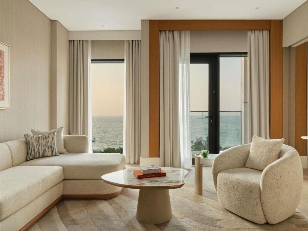 Фото Delano Dubai at Bluewaters (ex. Bluewaters Beach Hotel) 5*