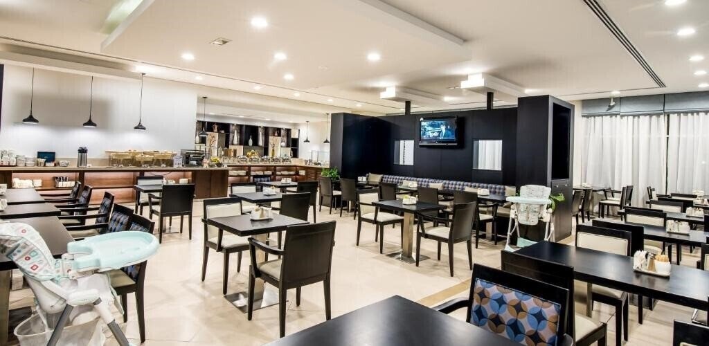 Зображення Holiday Inn Express Jumeirah 3*