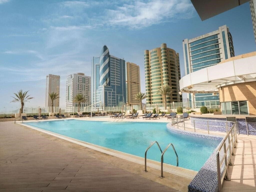 Готель Novotel Hotel Fujairah 4*