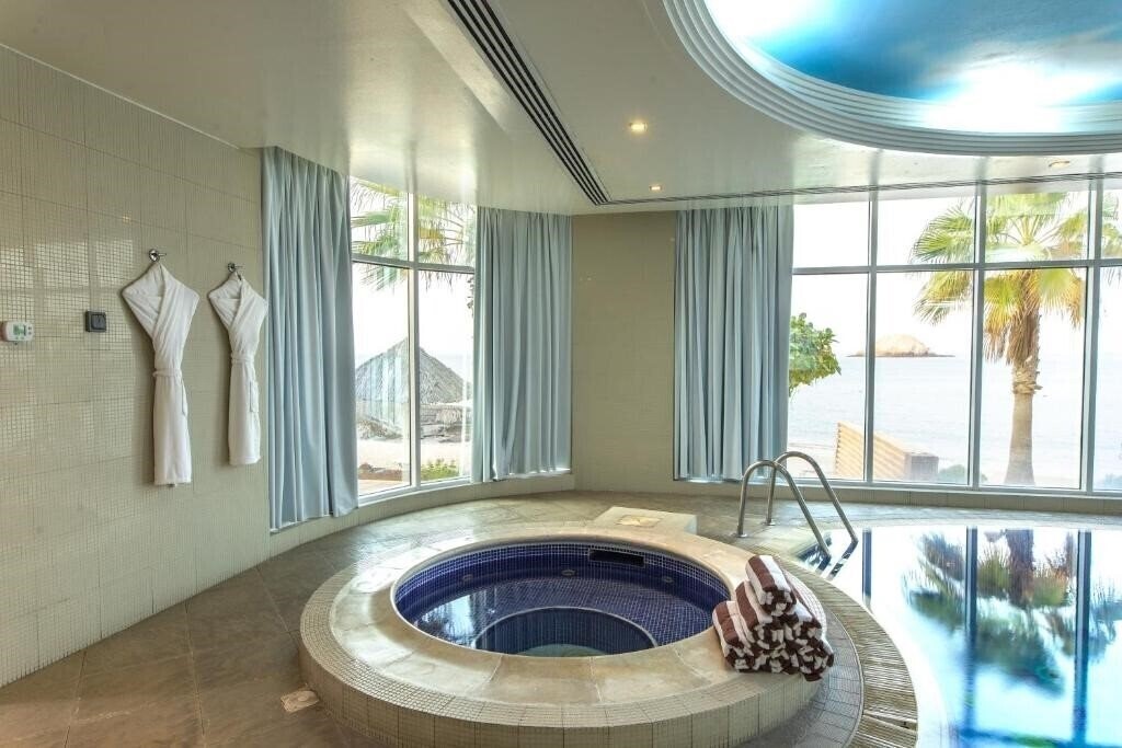 Фото Royal Beach Hotel & Resort 4*