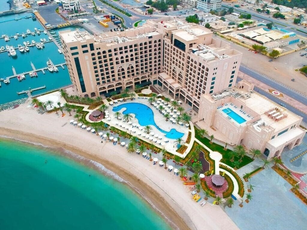 Готель Al Bahar Hotel 5*