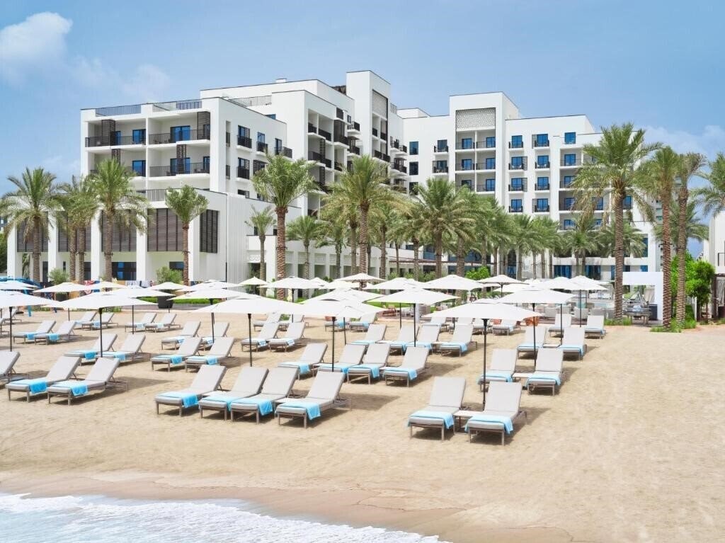 Отель Palace Beach Resort Fujairah 5*