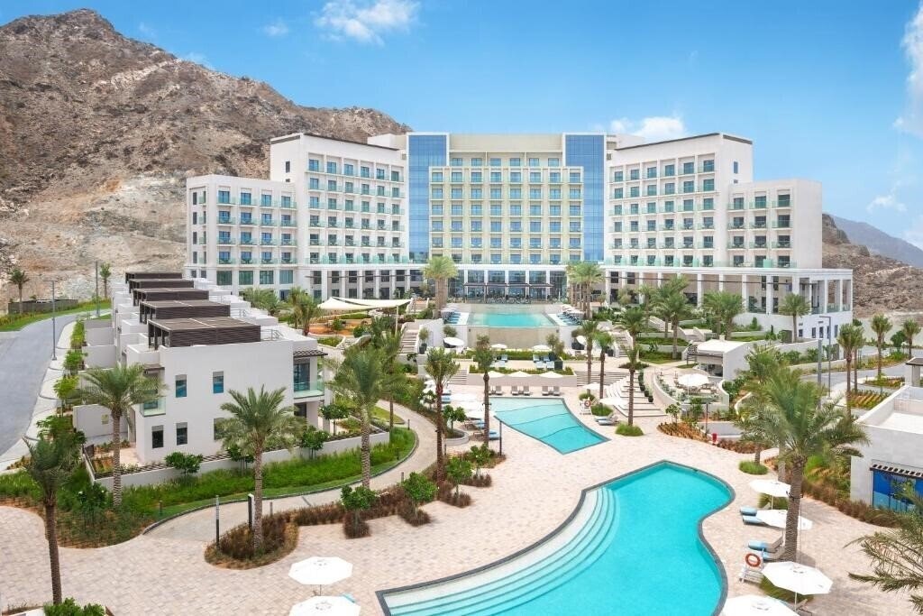 Фото Address Beach Resort Fujairah 5*