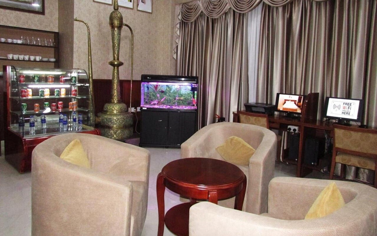 Фото California Suites 2*