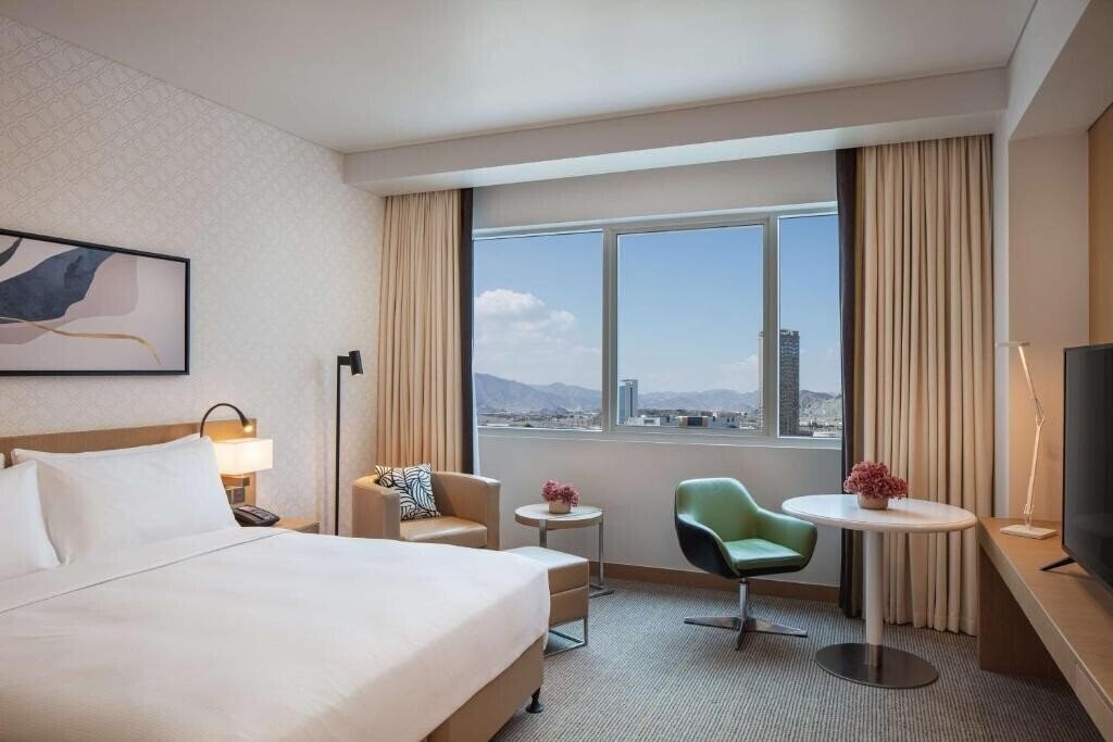 Фото DoubleTree by Hilton Fujairah City 5*