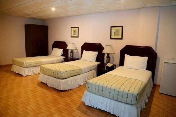 Готель Falcon Hotel Apartments 3*