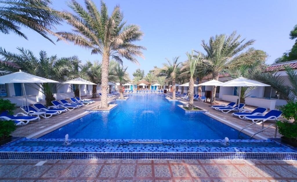 Готель Fujairah Hotel & Resort 3*