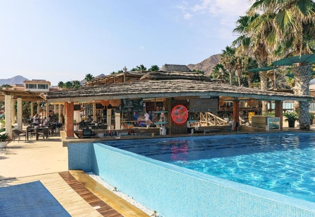 Фото Sandy Beach Hotel & Resort 3*