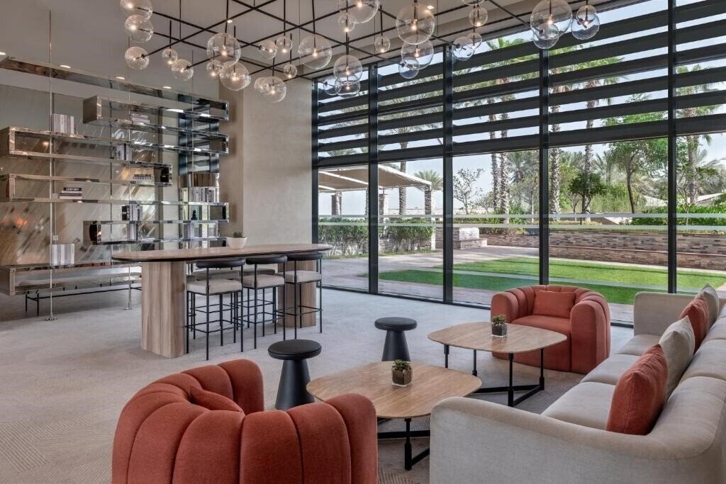 Готель Park Inn Abu Dhabi Yas Island 3*