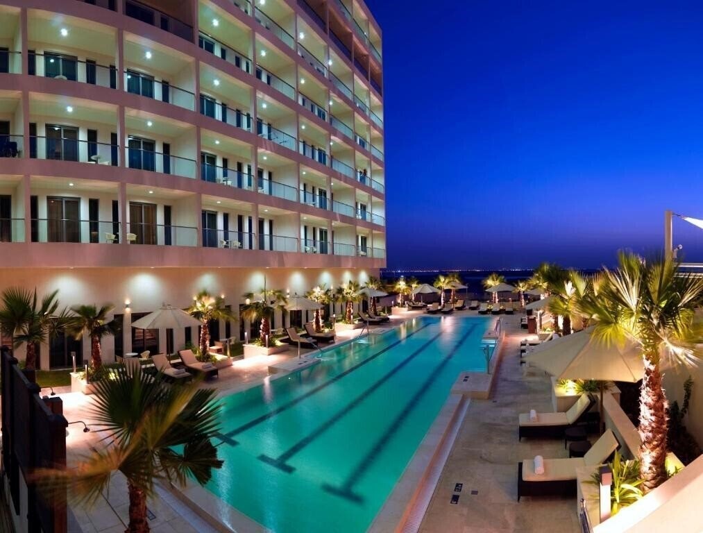Отель Staybridge Suites Abu Dhabi Yas Island 4*