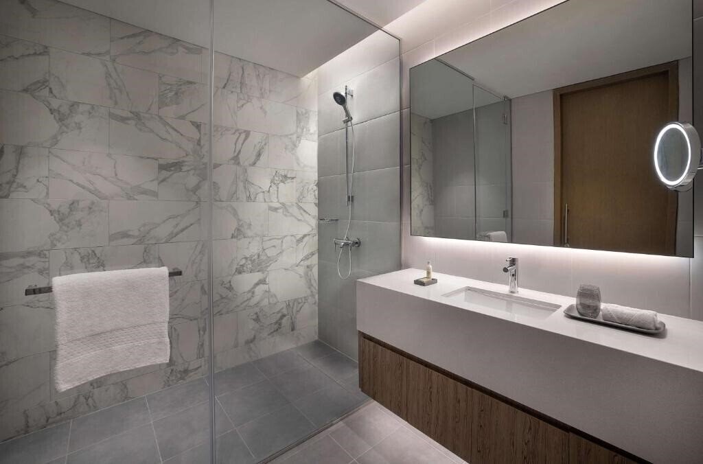 Фотография DoubleTree by Hilton Abu Dhabi Yas Island Residences 4*