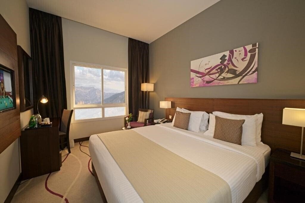 Отель Tulip Inn Ras Al Khaimah 3*