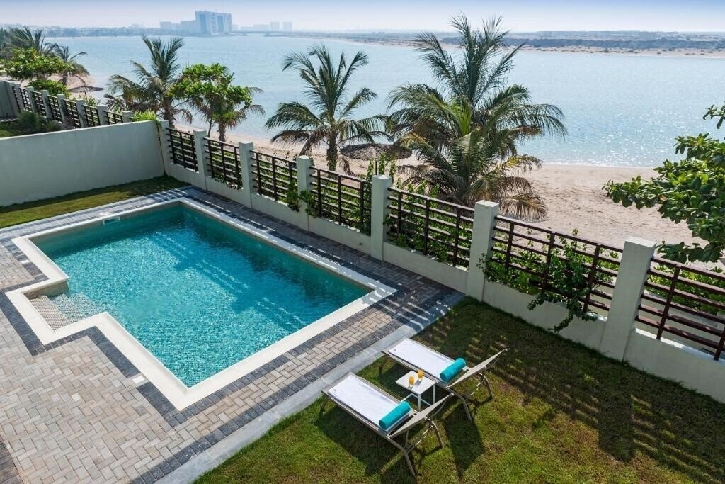 Фото Jannah Resort & Villas 4*