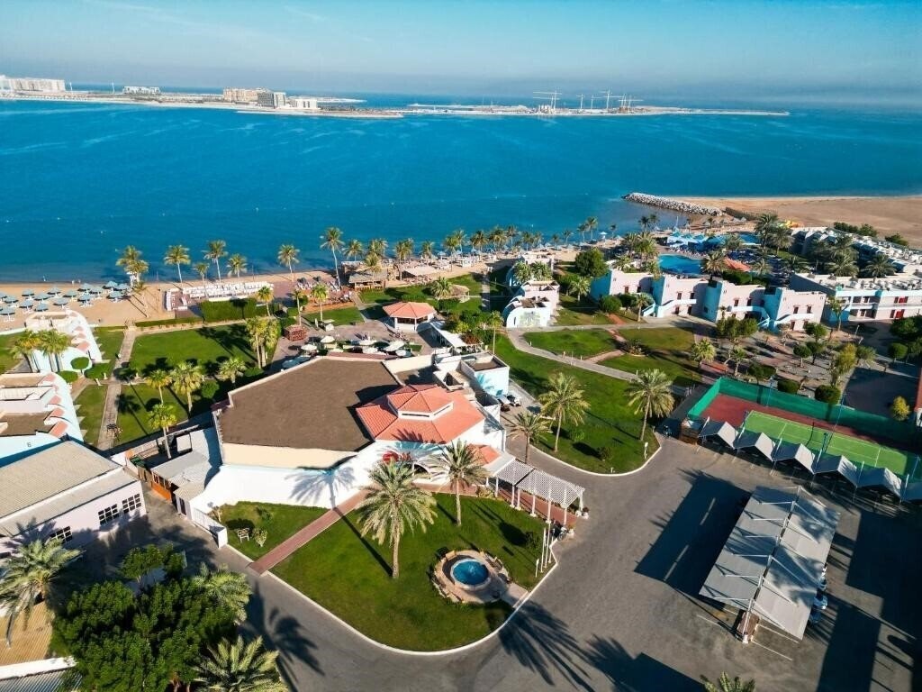 Отель BM Beach Resort (ex. Smartline Bin Majid Beach Resort) 4*
