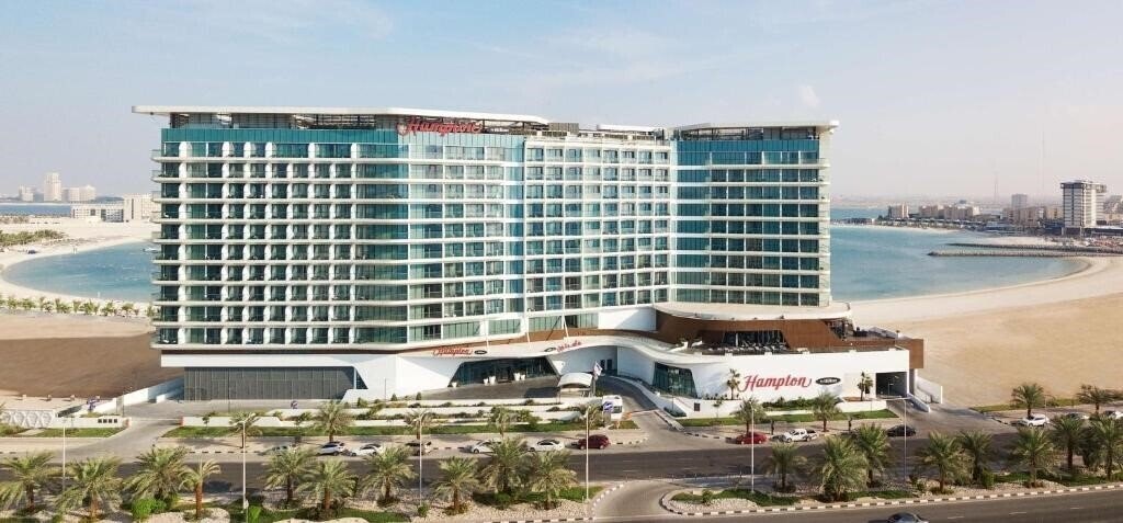 Отель Hampton by Hilton Marjan Island 4*