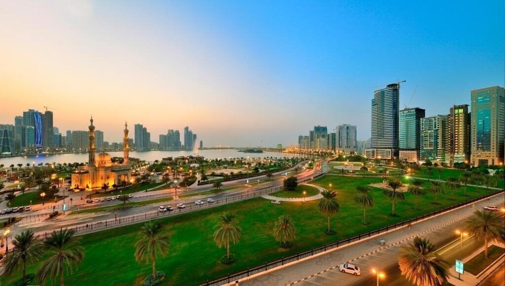 Картинка Al Majaz Premiere Hotel Apartments апартаменты