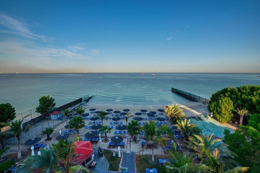 Готель Sahara Beach Resort & SPA (ex. Royal Beach Resort & Spa Sharjah) 5*