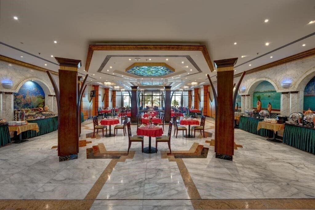Фотографія Sahara Beach Resort & SPA (ex. Royal Beach Resort & Spa Sharjah) 5*