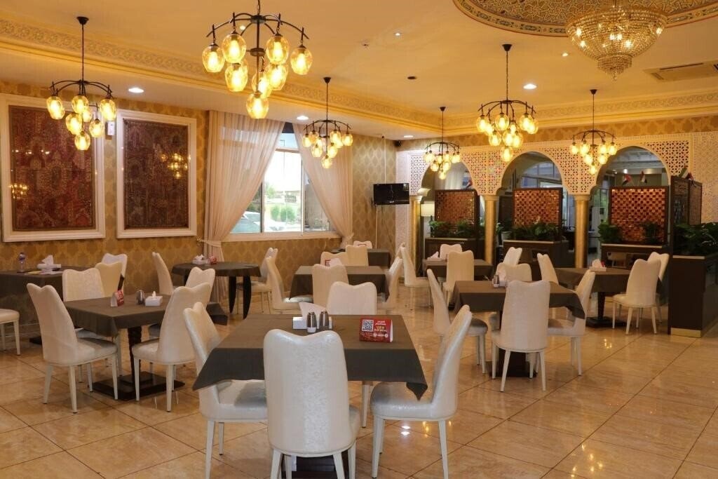 Фотография Sharjah International Airport Hotel 2*