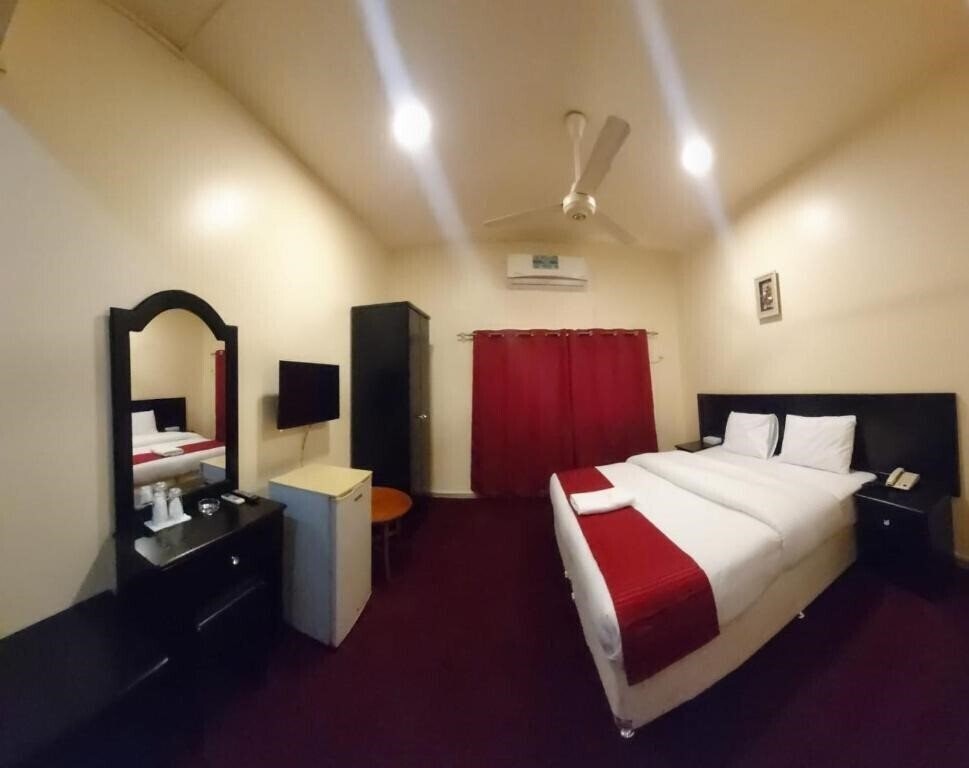 Отель Dana Hotel 1*